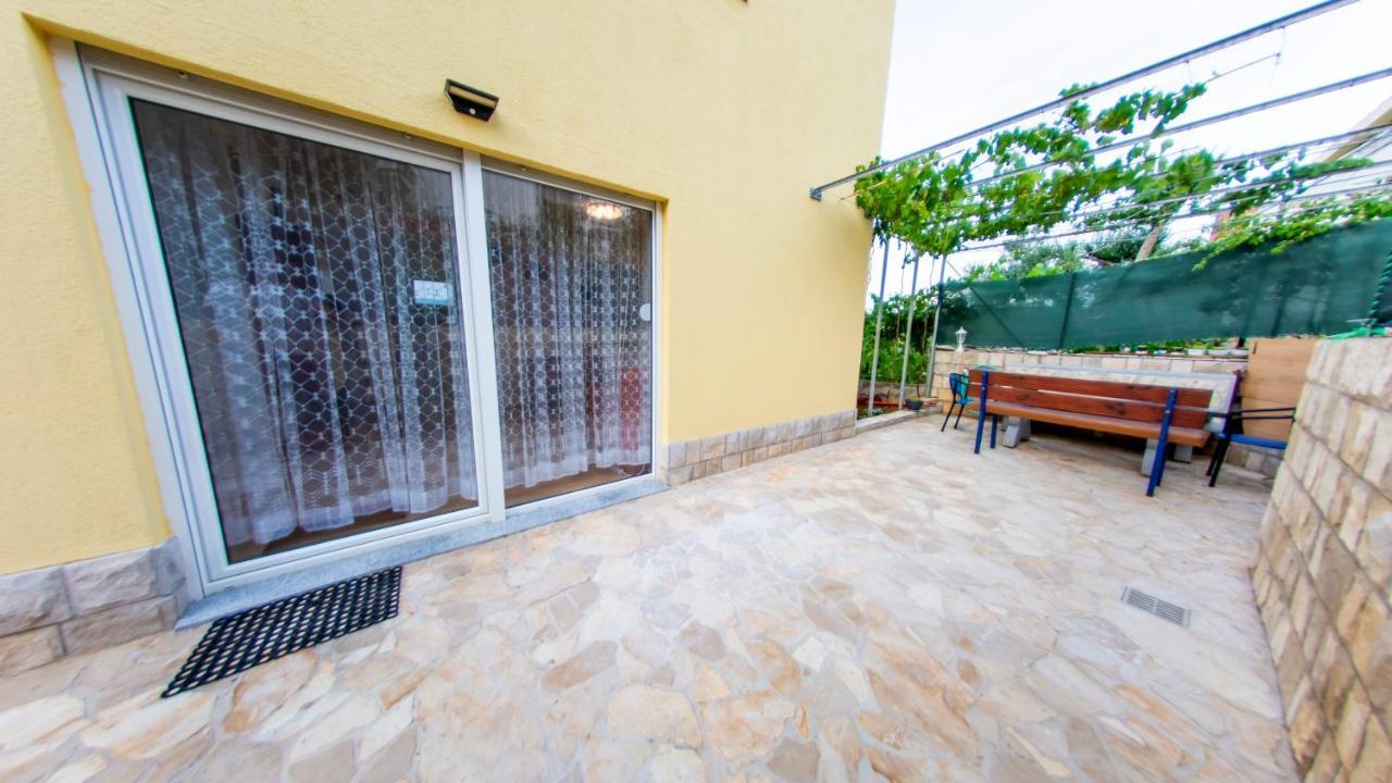 Planikovica Apartments Трогир Екстериор снимка