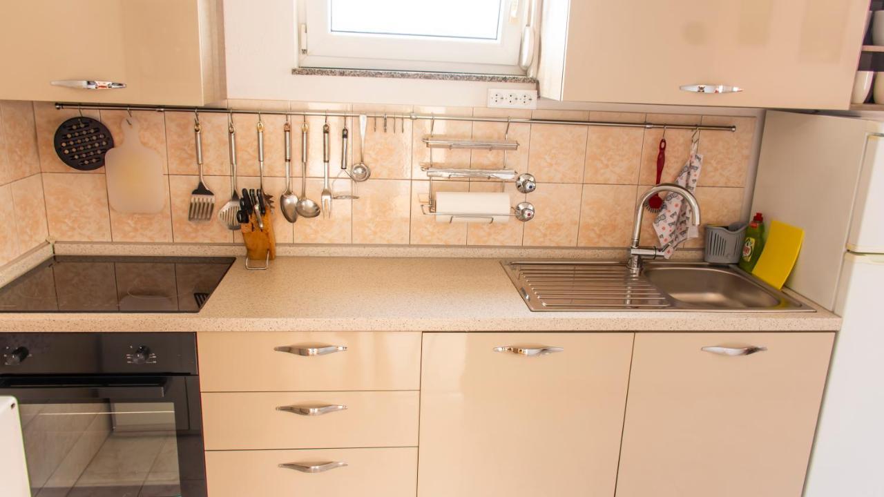 Planikovica Apartments Трогир Екстериор снимка
