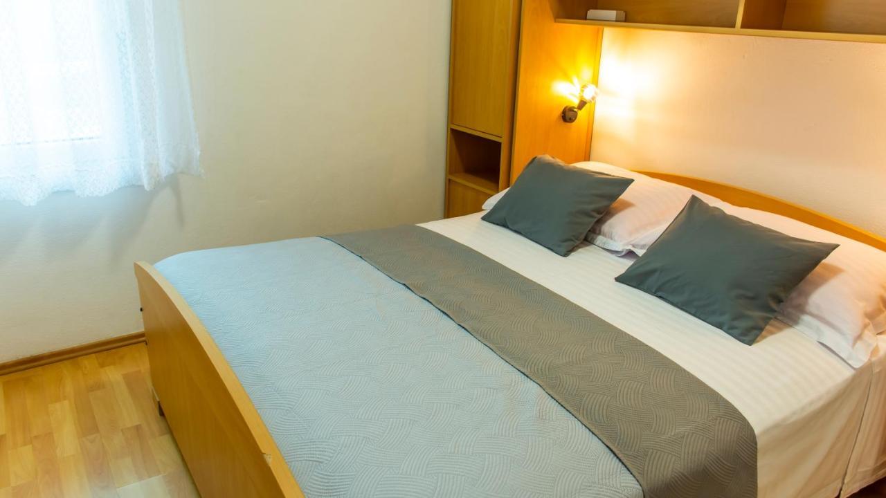Planikovica Apartments Трогир Екстериор снимка