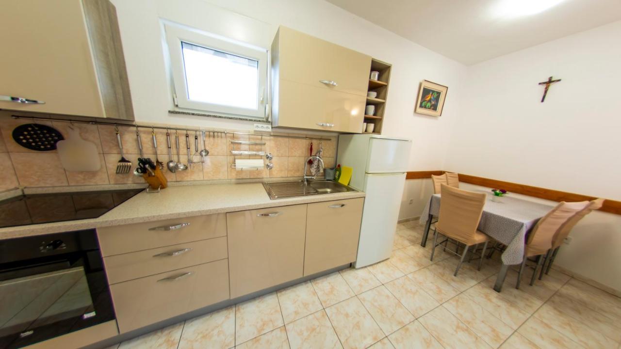 Planikovica Apartments Трогир Екстериор снимка