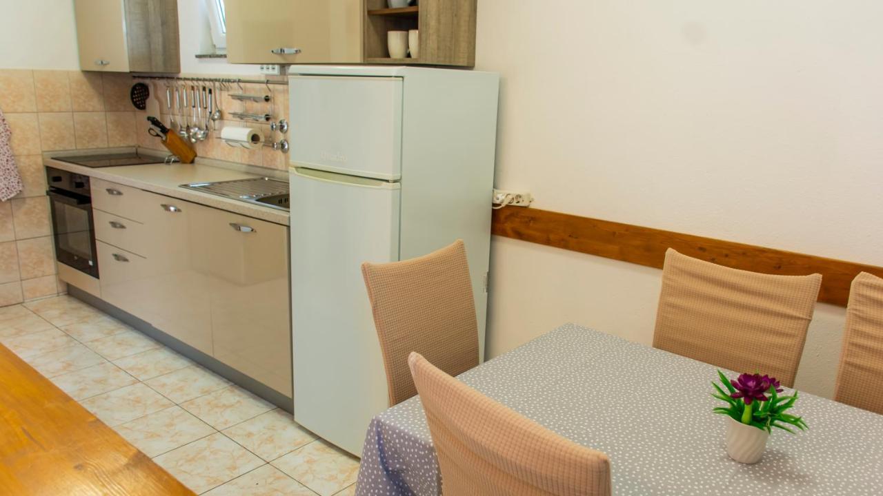 Planikovica Apartments Трогир Екстериор снимка