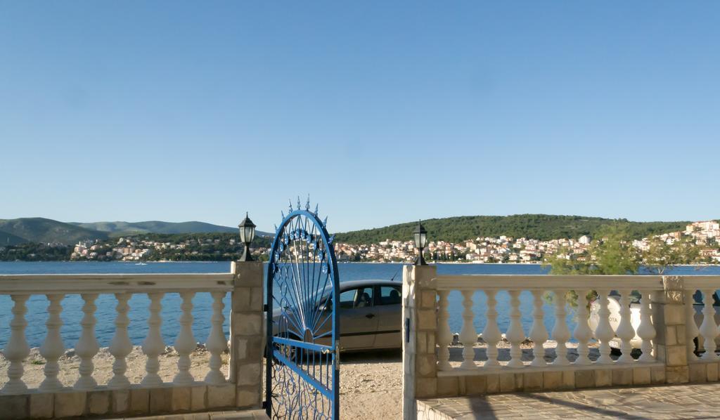 Planikovica Apartments Трогир Екстериор снимка