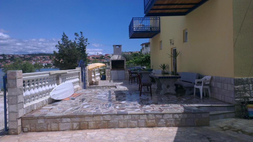 Planikovica Apartments Трогир Екстериор снимка