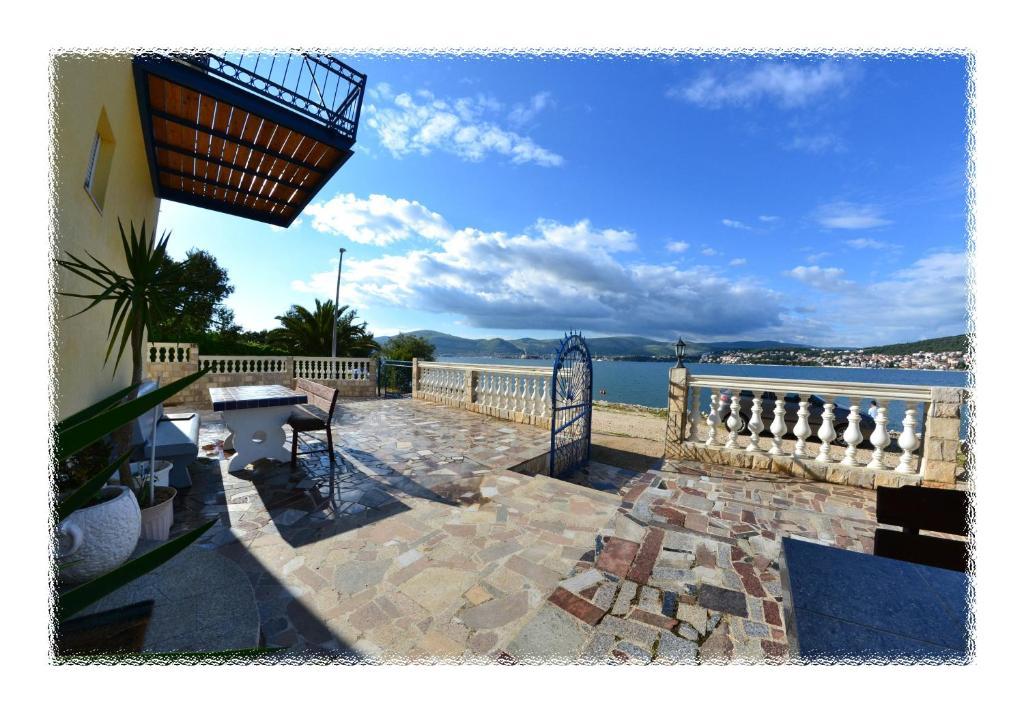 Planikovica Apartments Трогир Екстериор снимка